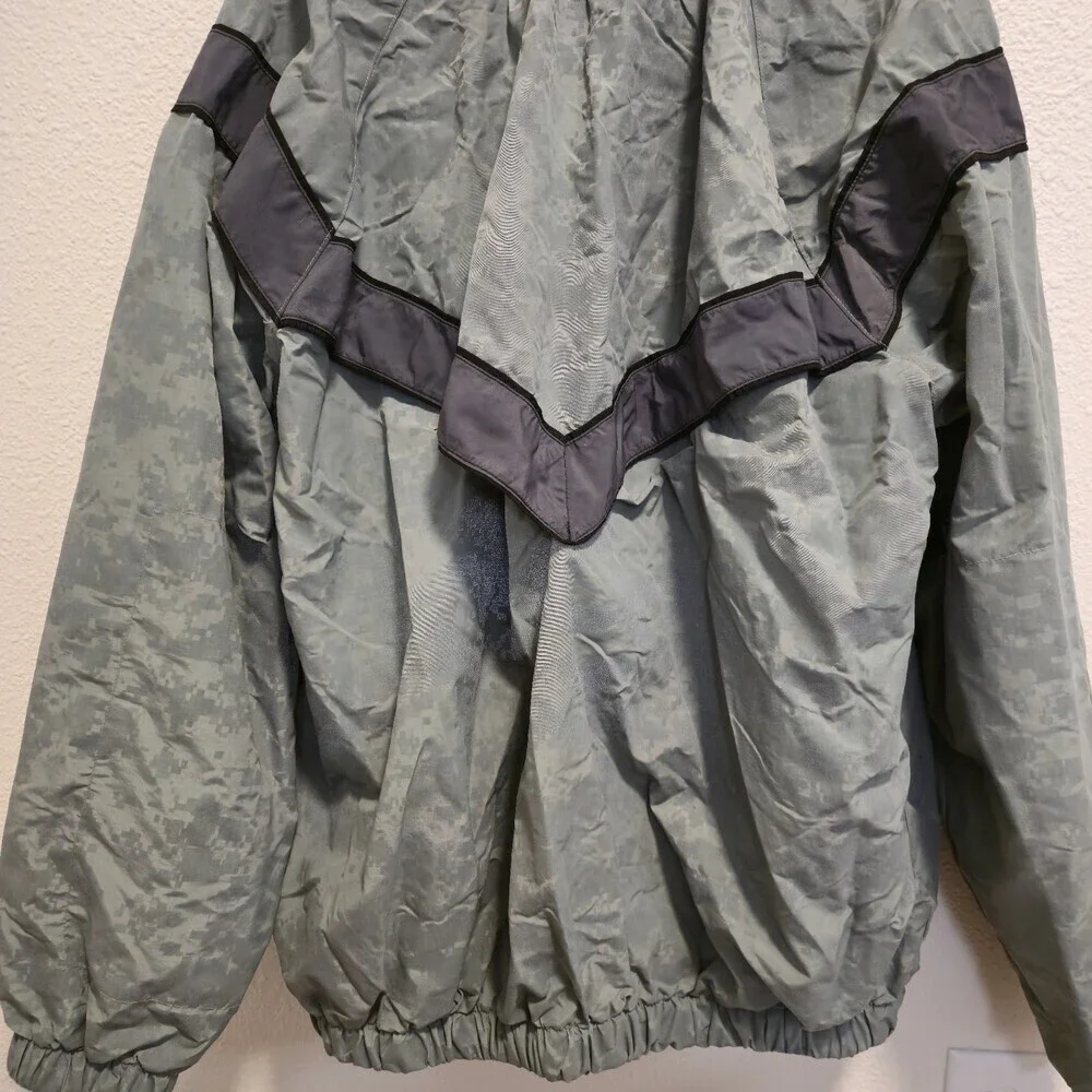 U.S. Army IPFU Jacket Medium Long Reflective Digital Camo PT Windbreaker 26x27